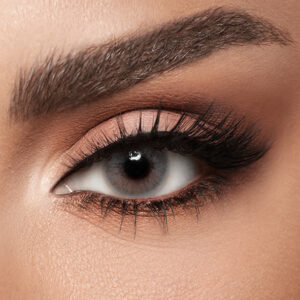 عدسات لاصقه في محلول معقم من ديفا لون نيفي